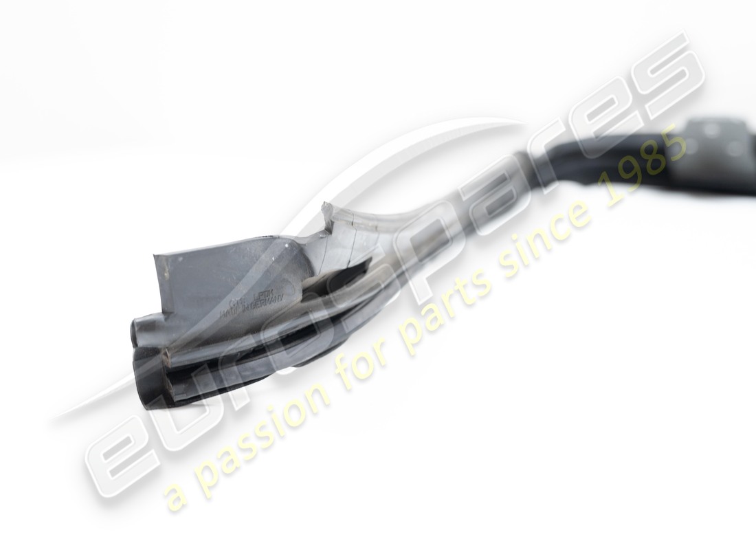 used ferrari guarnizione giro parabrezza. part number 65797300 (2)