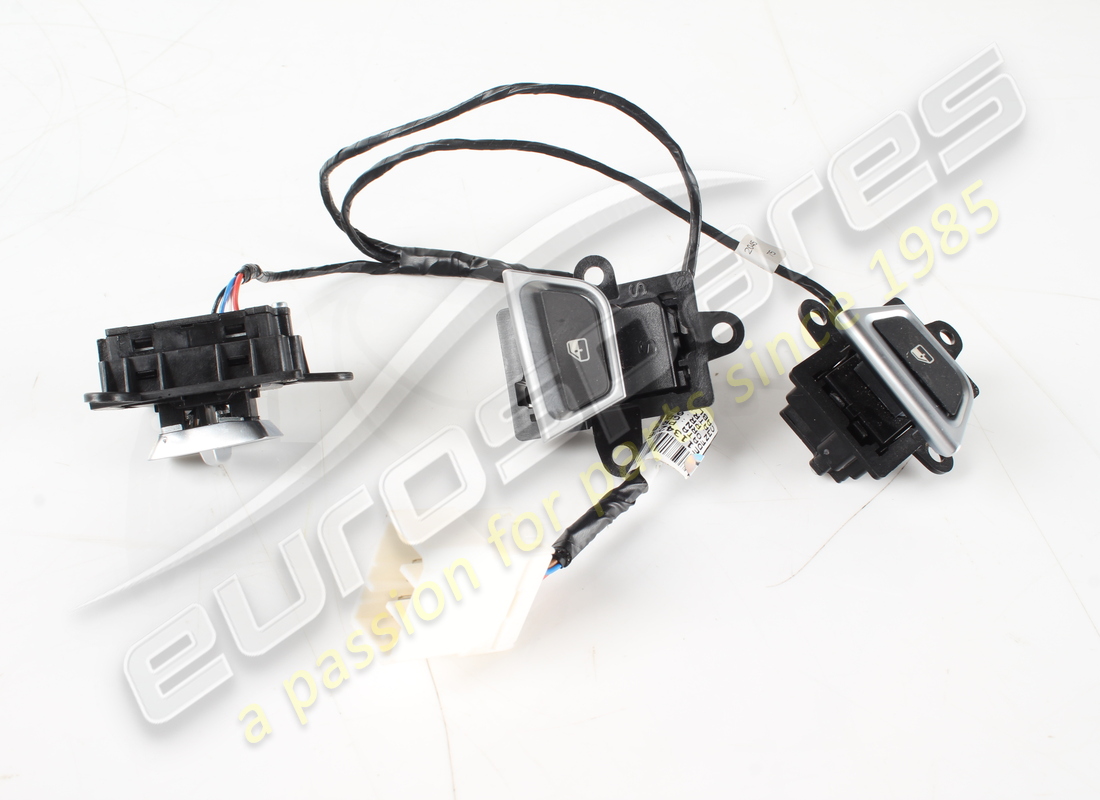 used ferrari rht and power window control. part number 333827 (1)