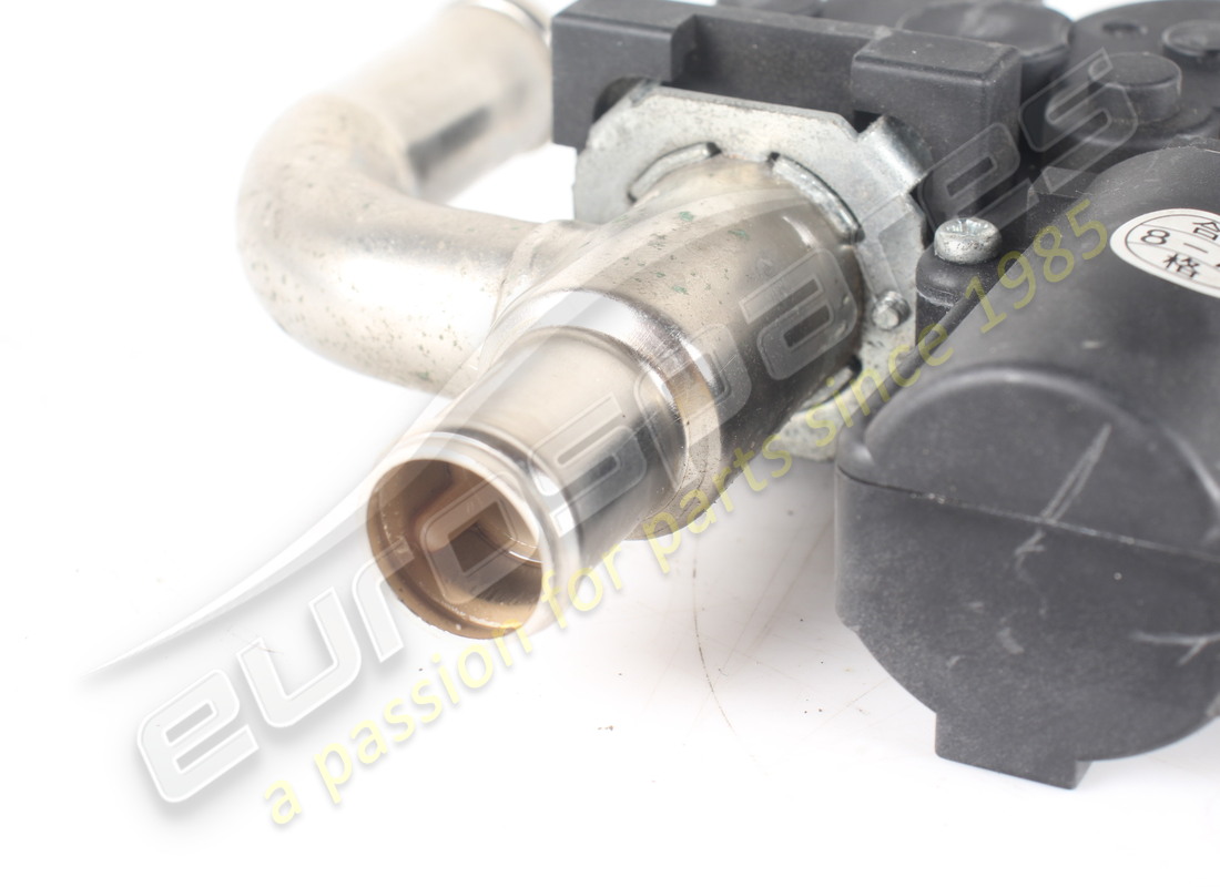 USED FERRARI RH TGK VALVE. PART NUMBER 67635900 (4) used ferrari rh tgk valve. part number 67635900 (4)