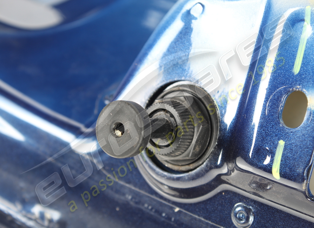 used maserati boot lid - rear. part number 67213800 (6)