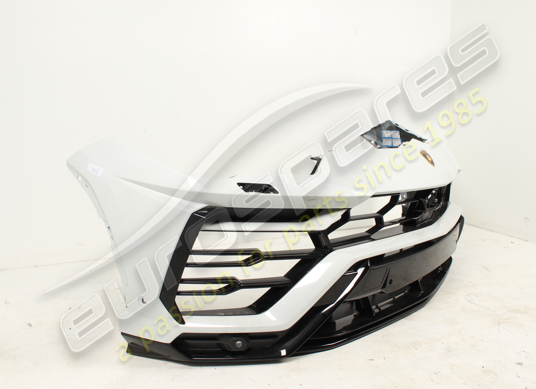 used lamborghini complete front bumper. part number eap1425706 (3)