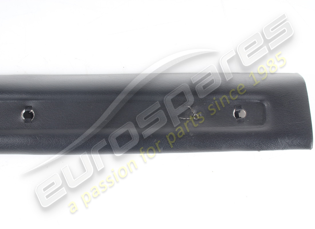 USED FERRARI RH MOULDING GTS. PART NUMBER 60356706 (3) used ferrari rh moulding gts. part number 60356706 (3)