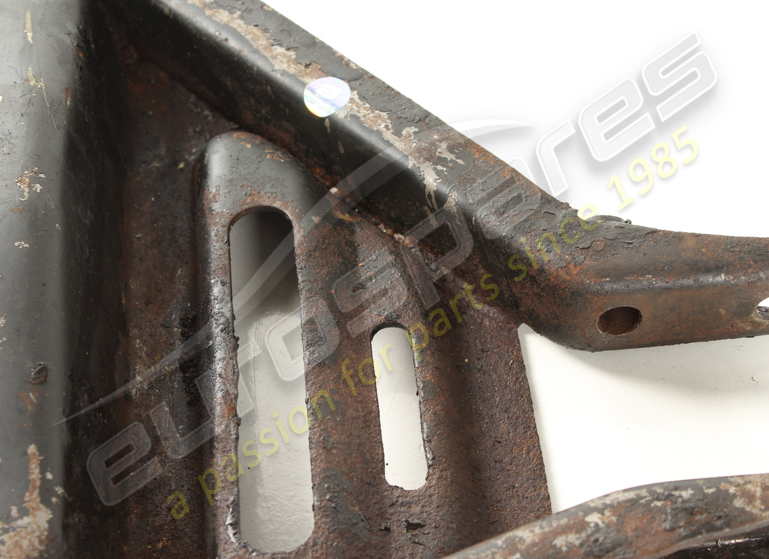 used ferrari rh front lower suspension lever. part number 104401 (3)