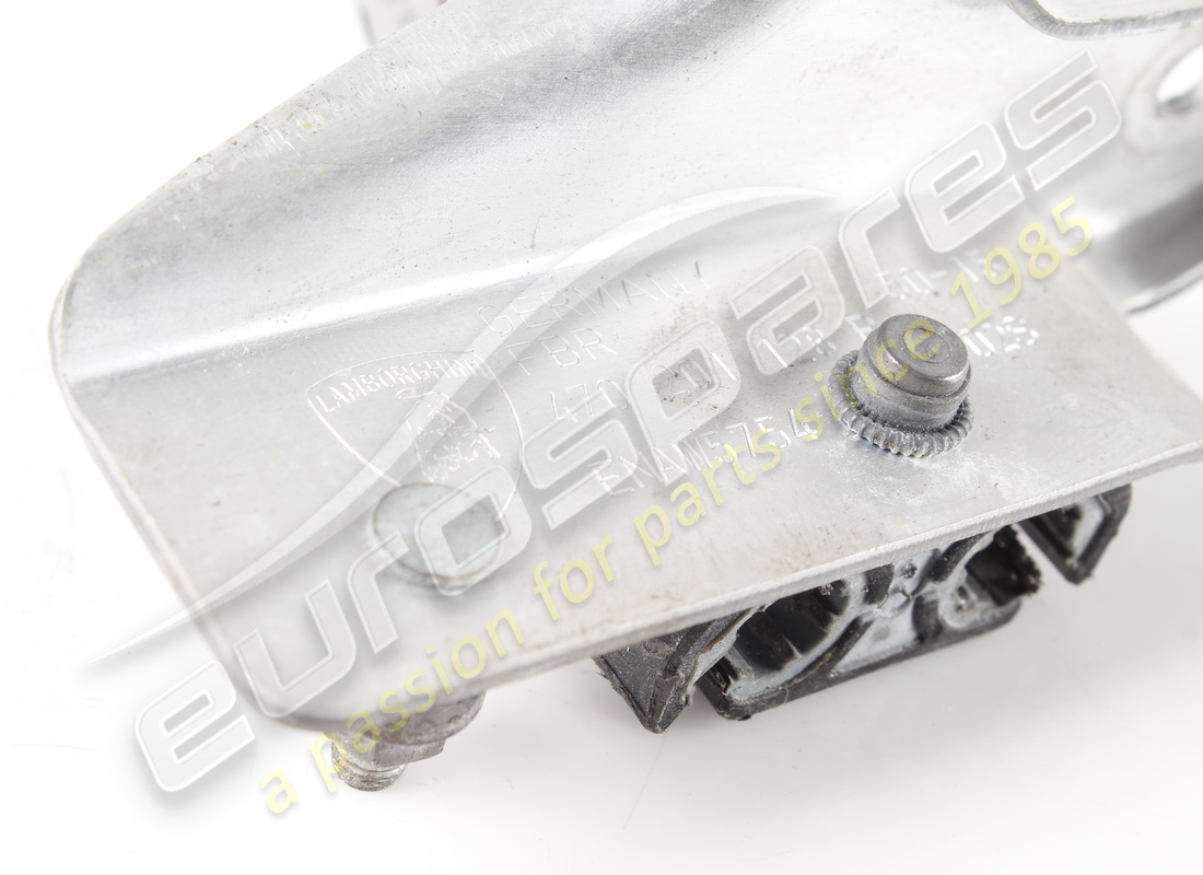 used lamborghini angle bracket. part number 470201128b (3)