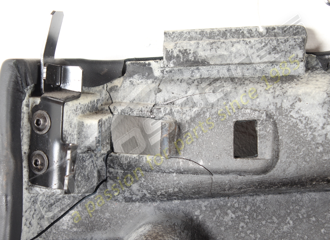 damaged ferrari pannello fianco post.sx complete. part number 83646100 (7)