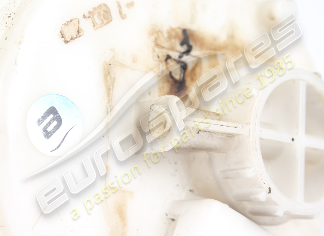 damaged ferrari complete fuel pump. part number 181205 (2)