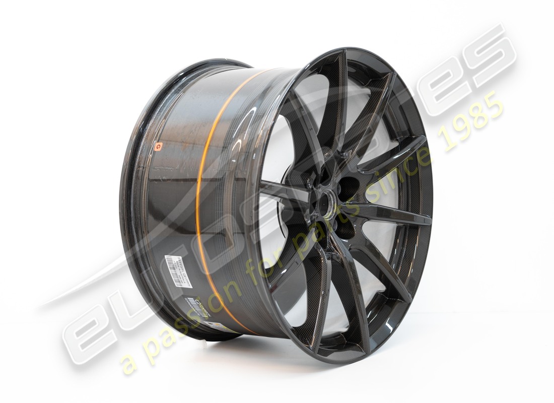 new ferrari carbon fiber wheels set + titanium bolts. part number 70005638 (4)