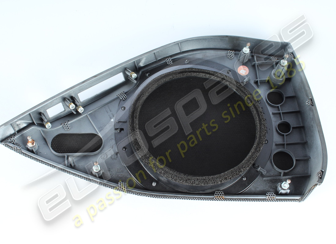 damaged ferrari rh woofer grille. part number 89357200 (5)