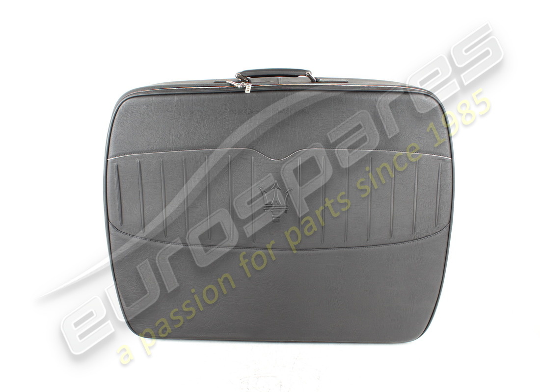new maserati luggage set. part number 940000085 (1)