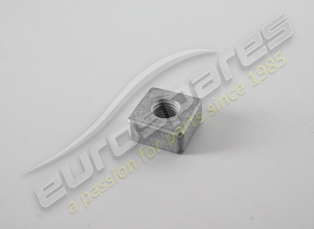 new porsche nut, square. part number wht002305 (1)