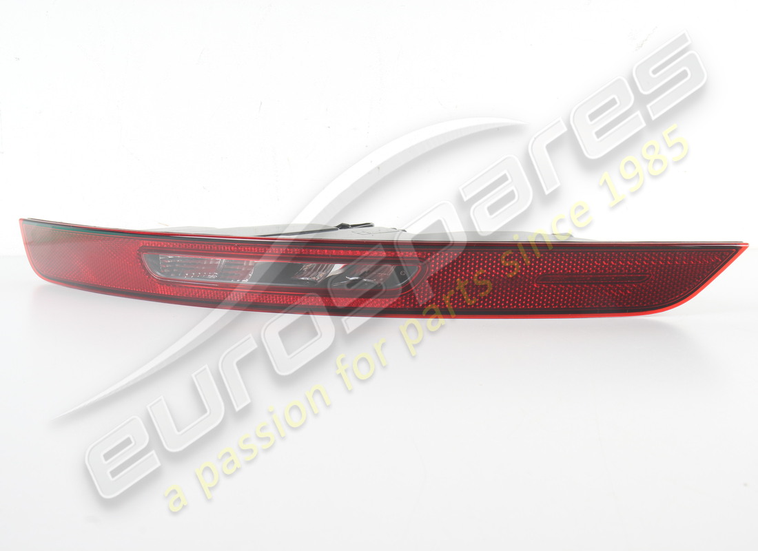 new porsche rear light reflector. part number 95b945726ab (2)