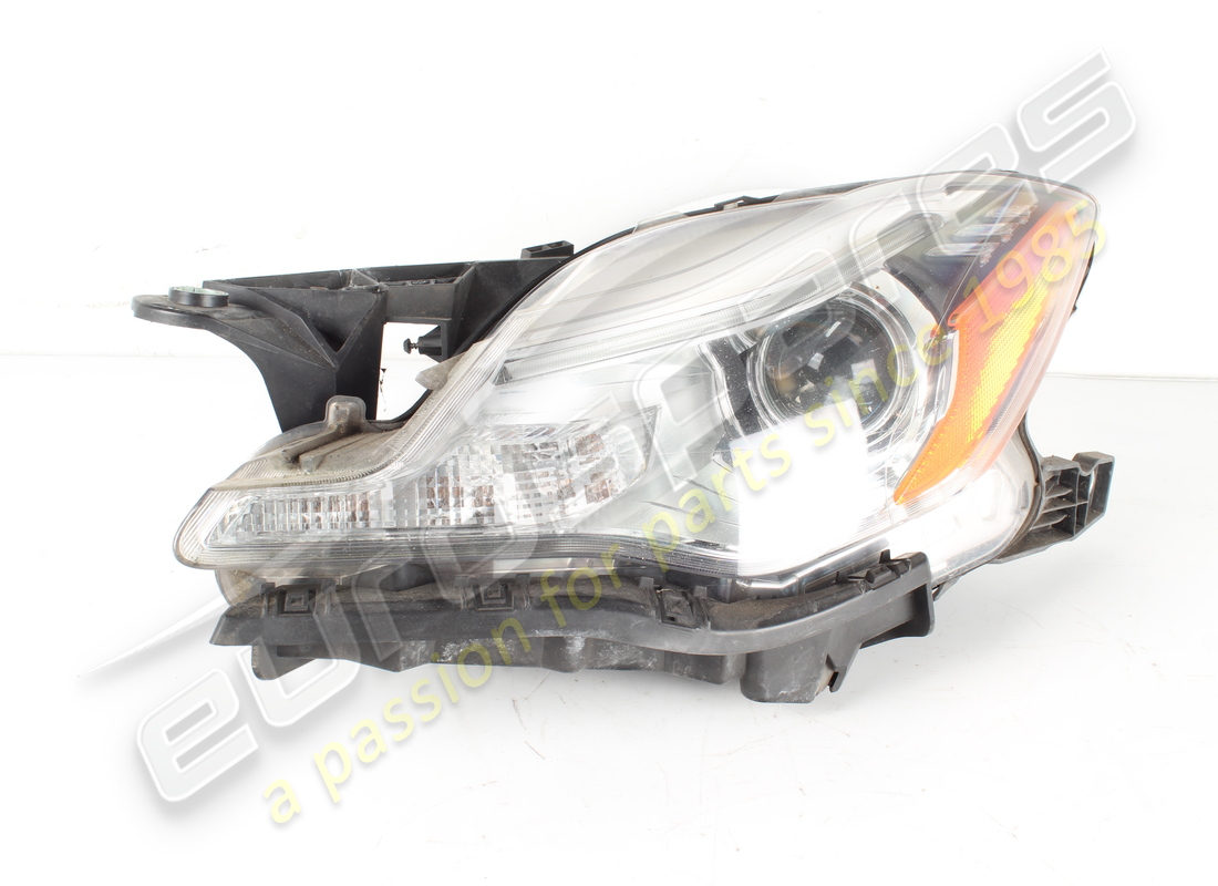 USED Maserati LH HEADLIGHT . PART NUMBER 670104200 (1)