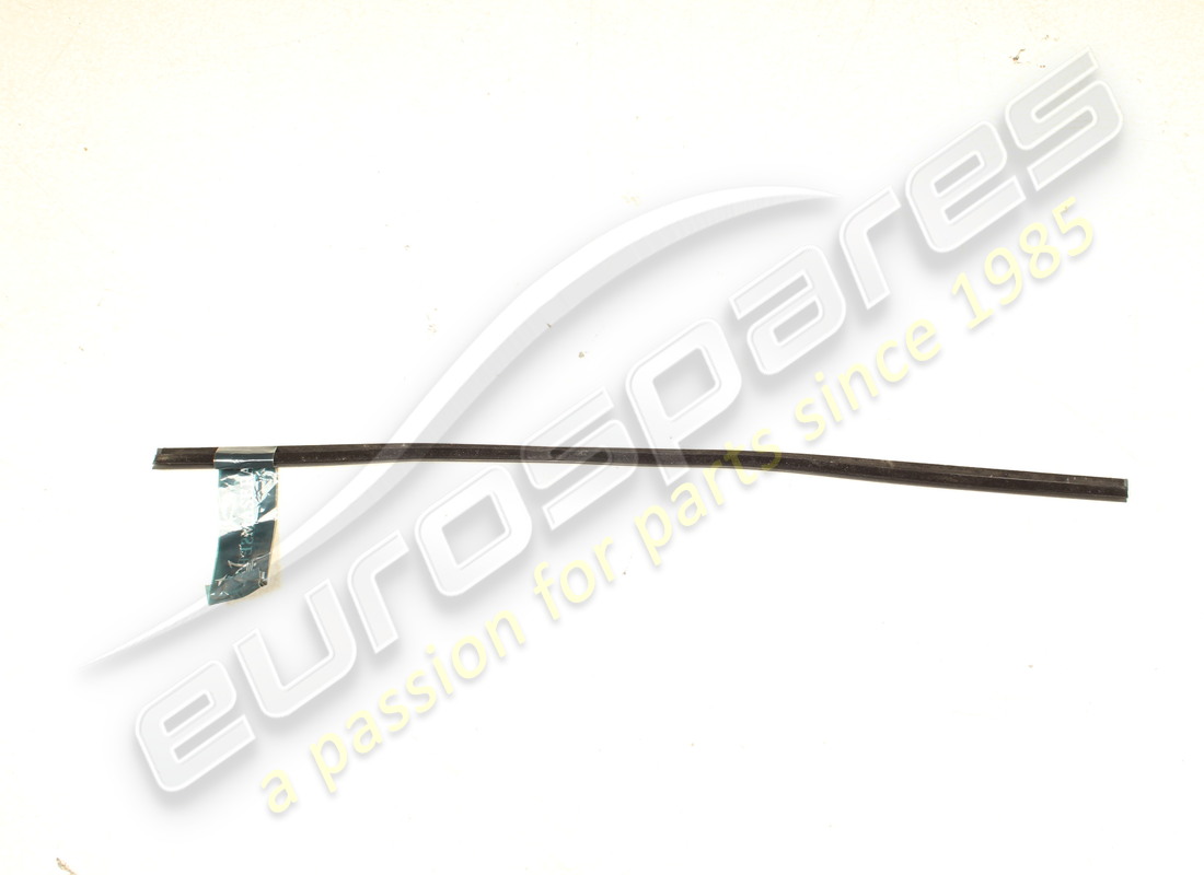 new maserati ext rear rh door weather str. part number 377730624 (1)