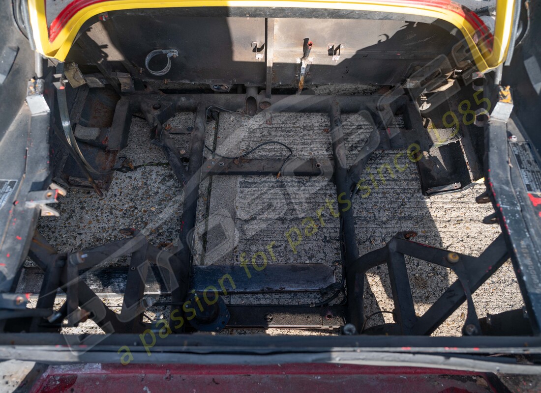 used ferrari rear panel complete gtb. part number 61901500 (6)