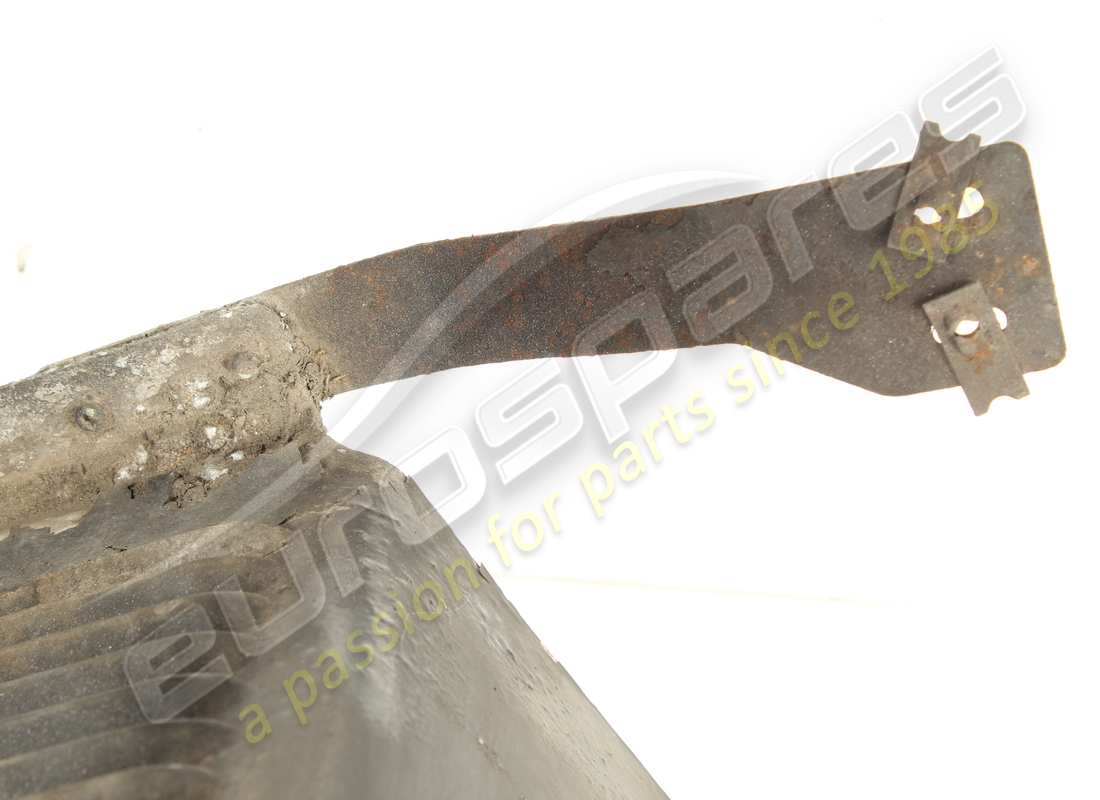 used ferrari rh rear gravel guard. part number 65432000 (8)