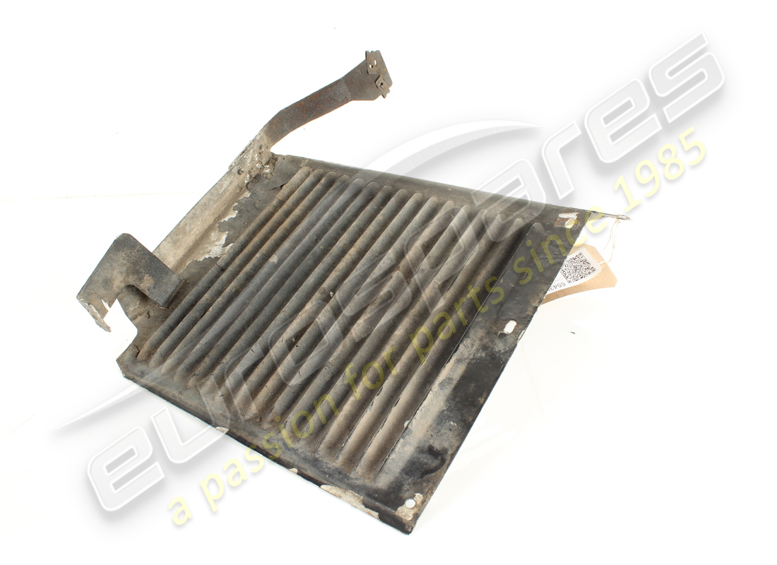 used ferrari rh rear gravel guard. part number 65432000 (2)