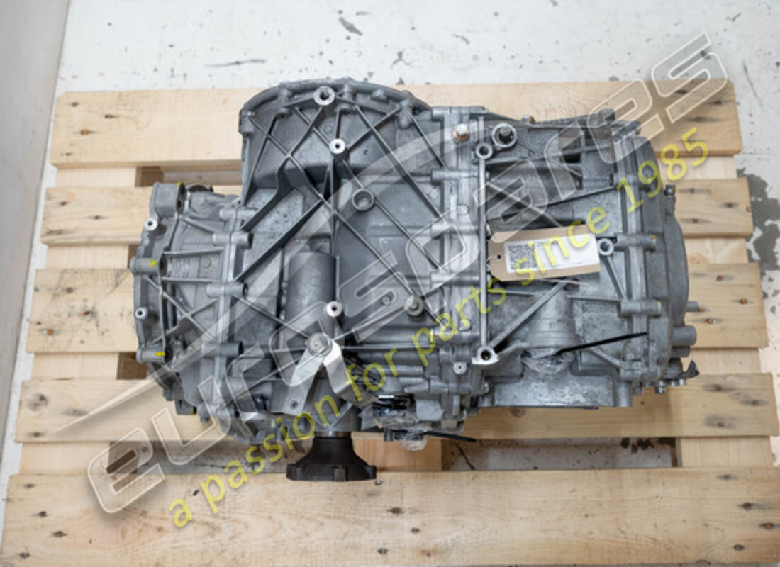 used ferrari complete dual clutch gearbox. part number 286043 (4)