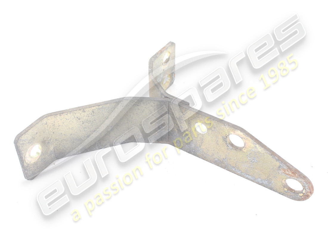 used maserati bumper fastening rh bracket. part number 386300118 (1)