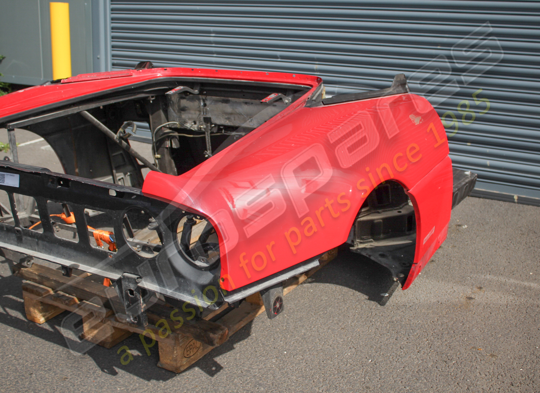 used ferrari complete rear end - valid for spider. part number eap1084933 (2)