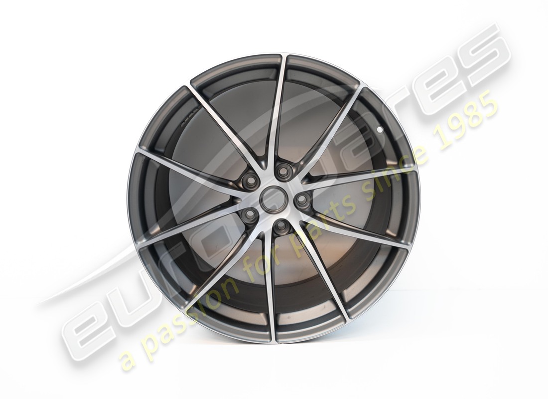used ferrari rear wheel. part number 313696 (1)