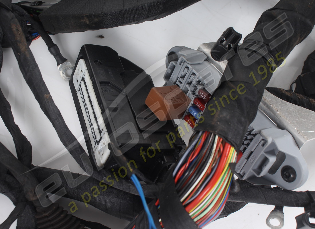 USED FERRARI PASSENGER COMPARTMENT CABLE. PART NUMBER 786676 (4) used ferrari passenger compartment cable. part number 786676 (4)