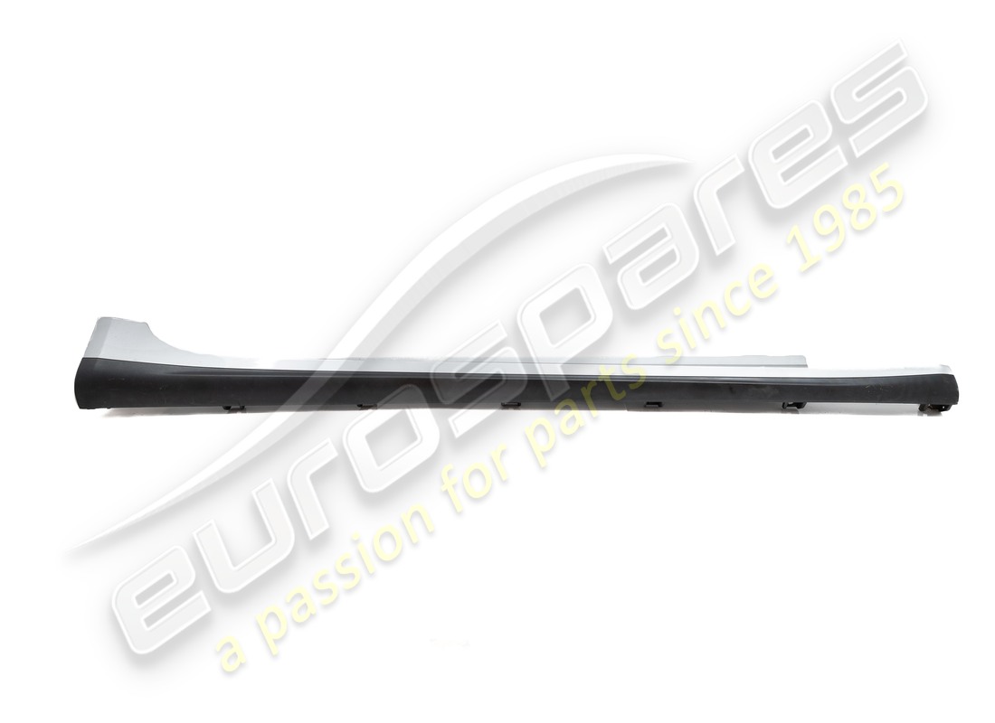 USED MASERATI RH SIDE SKIRT (PRIMER). PART NUMBER 673000022 (1) used maserati rh side skirt (primer). part number 673000022 (1)