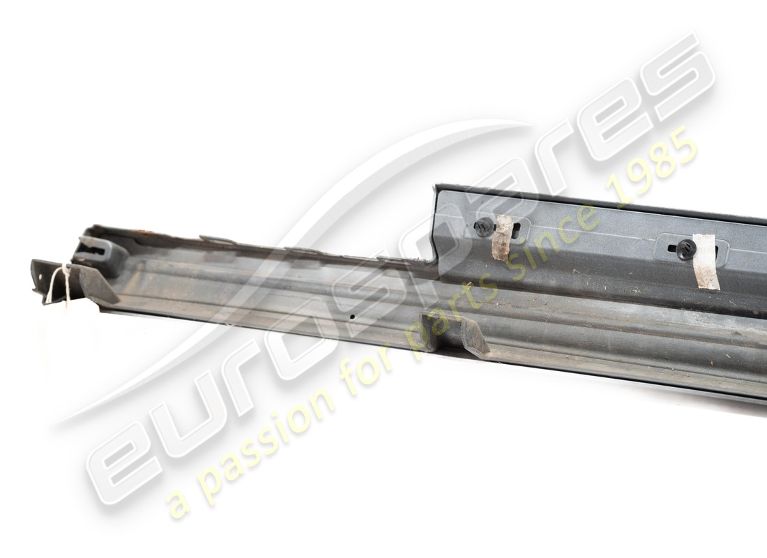 USED MASERATI RH SIDE SKIRT (PRIMER). PART NUMBER 673000022 (11) used maserati rh side skirt (primer). part number 673000022 (11)