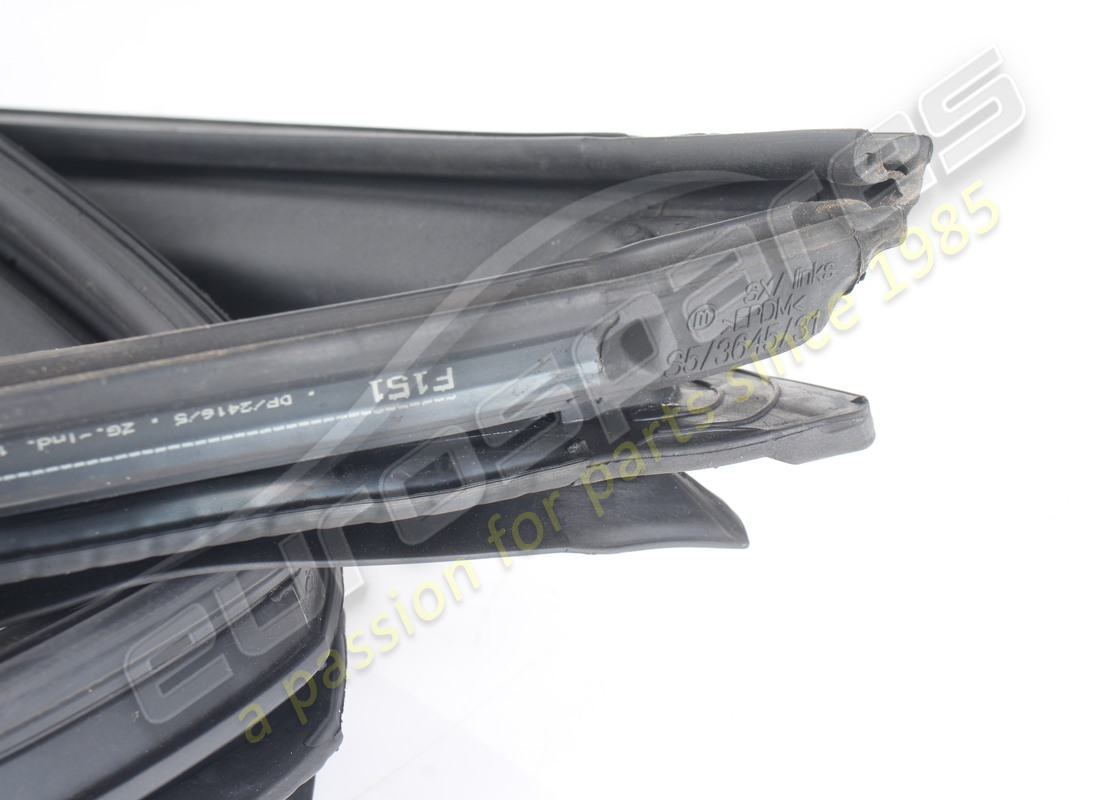used ferrari complete lh door perimeter sea. part number 86872000 (3)