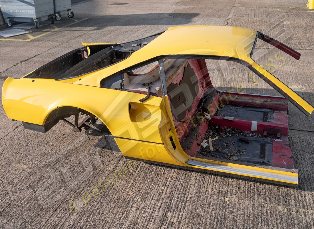 used ferrari rear panel complete gtb. part number 61901500 (5)