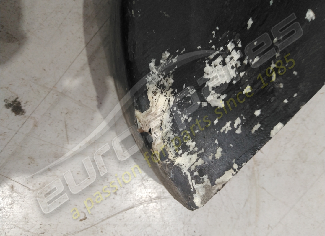 damaged ferrari rh air inlet. part number 155986 (2)