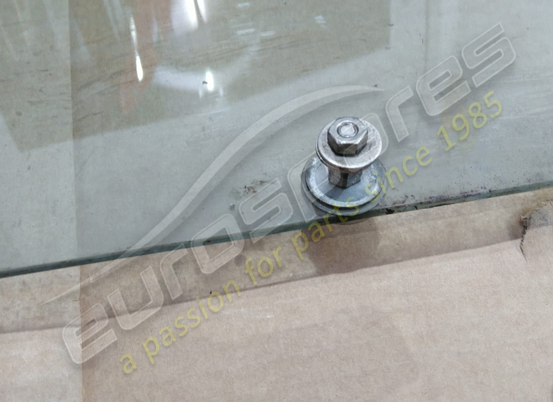 used ferrari lh door glass tinted. part number 40074908 (2)