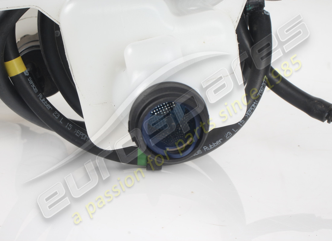used ferrari contenitore lavaparabr. complete. part number 980133 (5)
