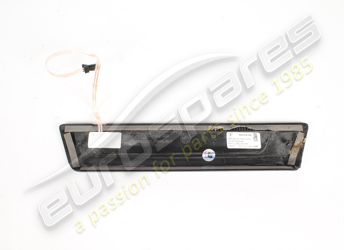 used lamborghini entry light. part number 4ml947418 (2)