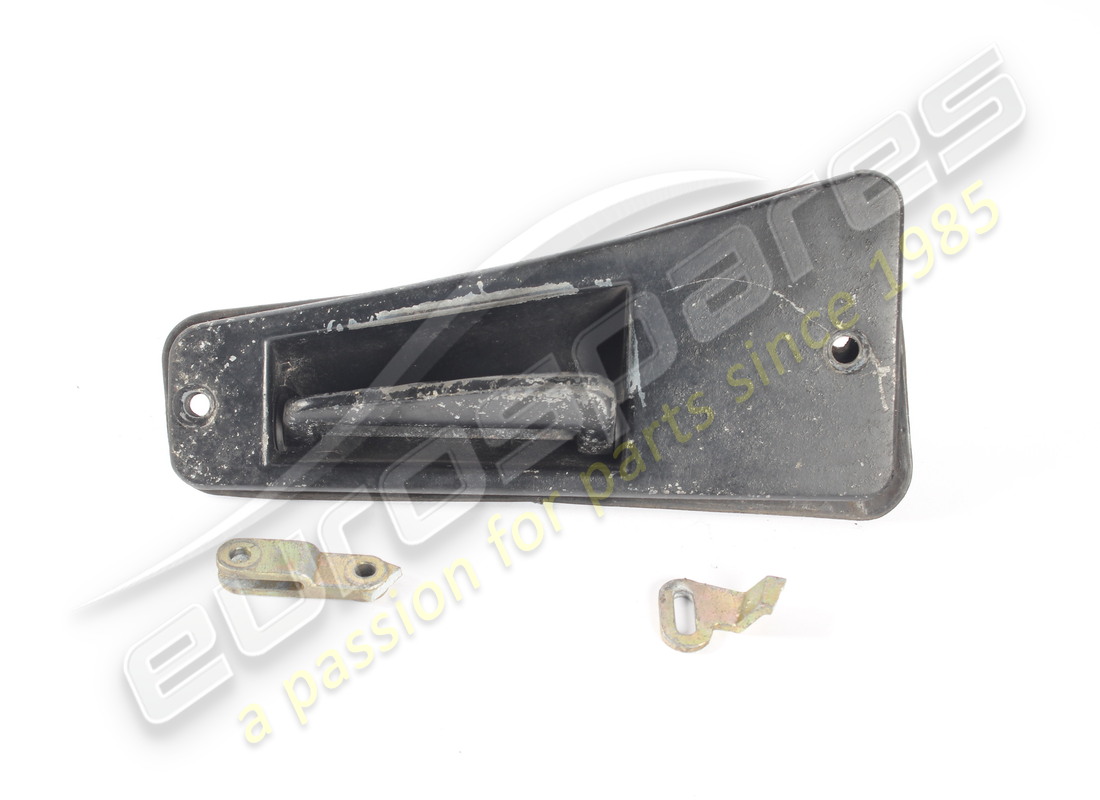 damaged ferrari rh outer door handle. part number 61506600 (1)