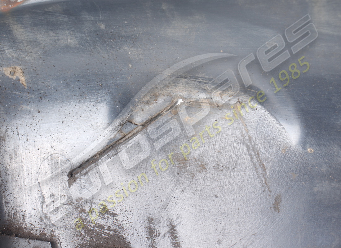 damaged maserati front lower shield. part number 386100164 (4)