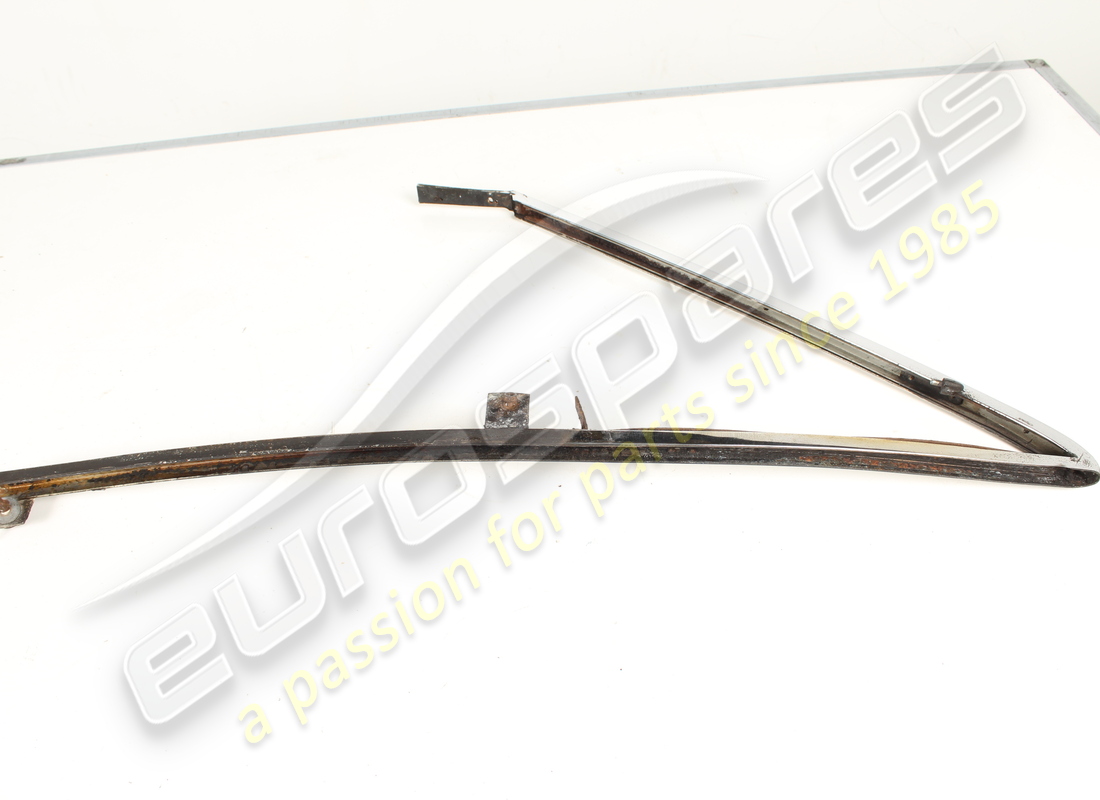 USED Ferrari LH MAIN QUARTER LIGHT FRAME . PART NUMBER 20283300 (1)
