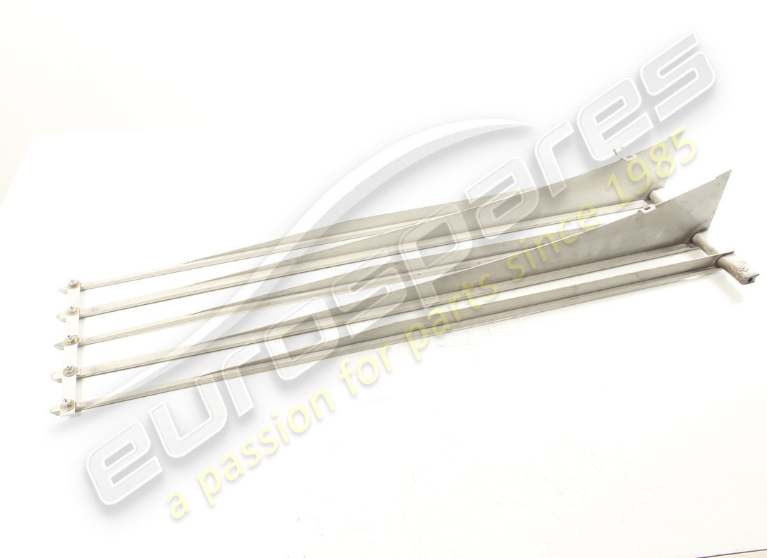 new (other) ferrari rh door grille 14point. part number 61488300 (1)