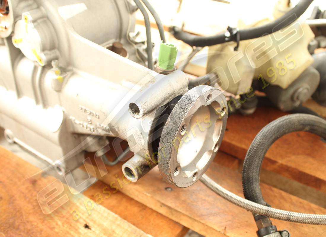 damaged ferrari power take off unit. part number 305902 (7)