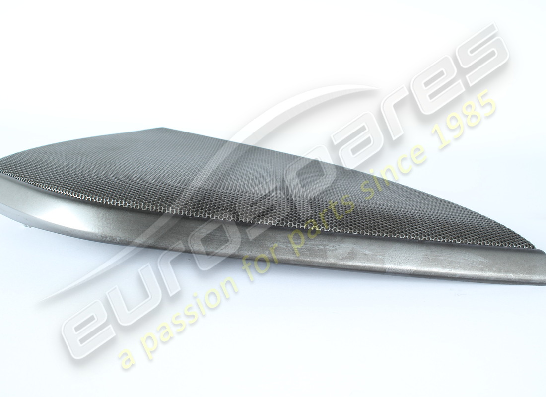 damaged ferrari lh woofer grille. part number 89356200 (2)