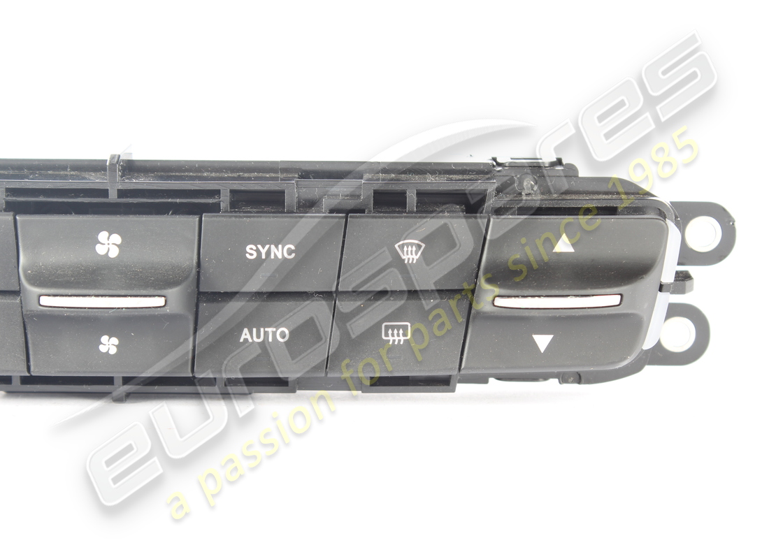 used maserati front a/c control. part number 670074920 (3)