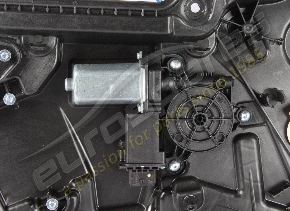 used maserati complete front left door mod. part number 673014105 (3)