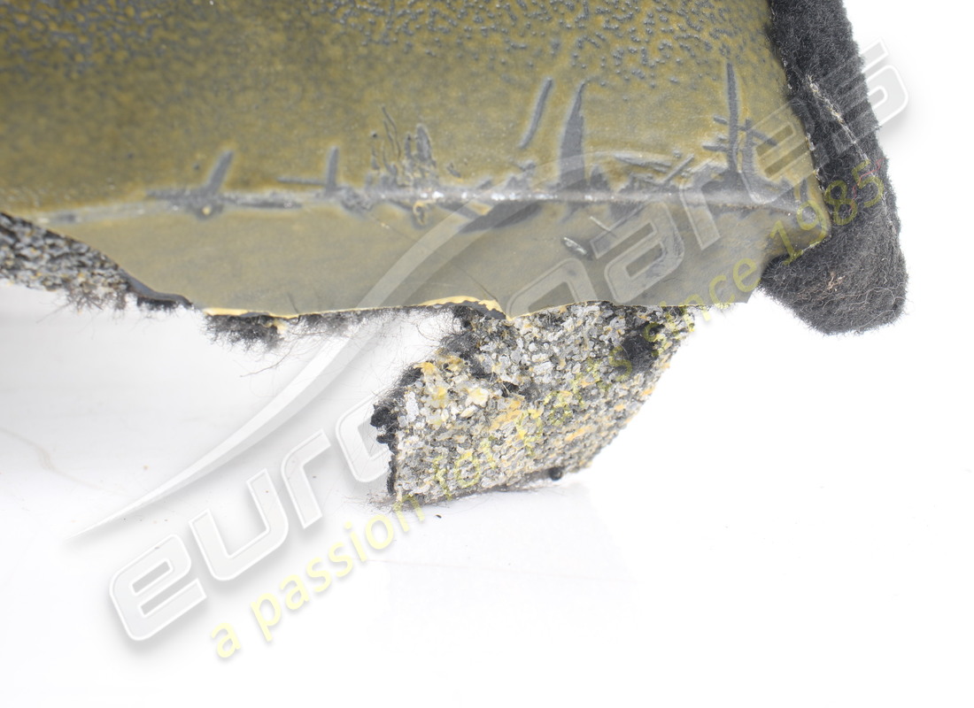 damaged ferrari rh lateral sill trim. part number 88126600 (3)
