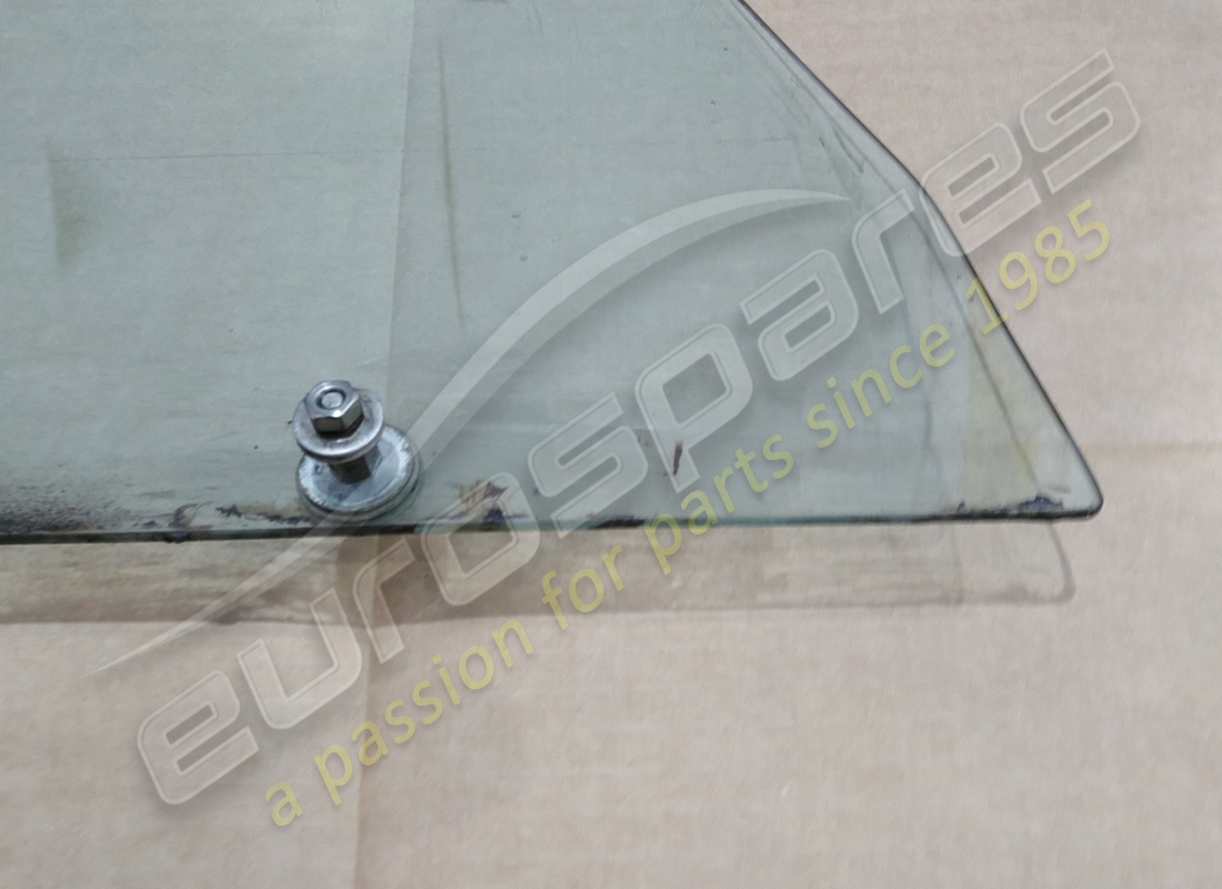 used ferrari lh door glass tinted. part number 40074908 (3)