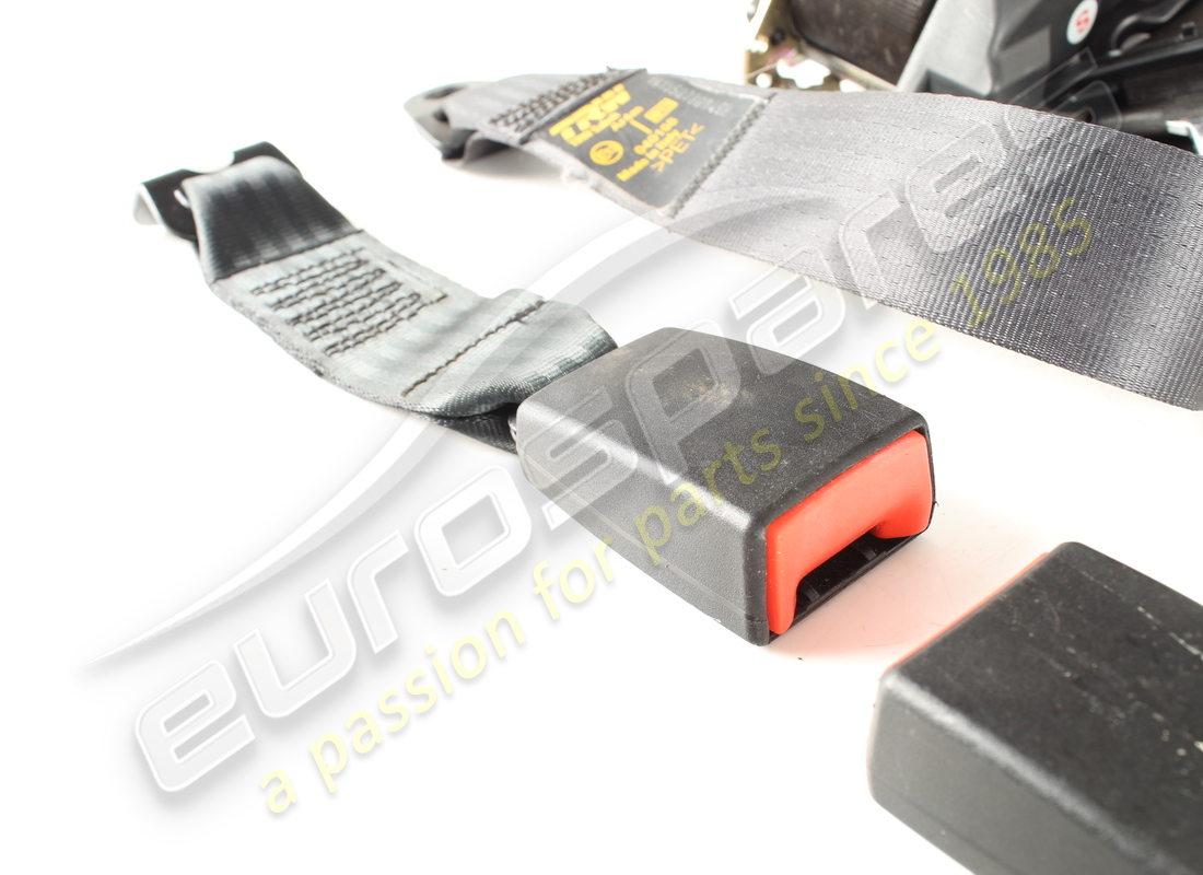 used maserati rear seat belts kit m338a. part number 388150018 (4)