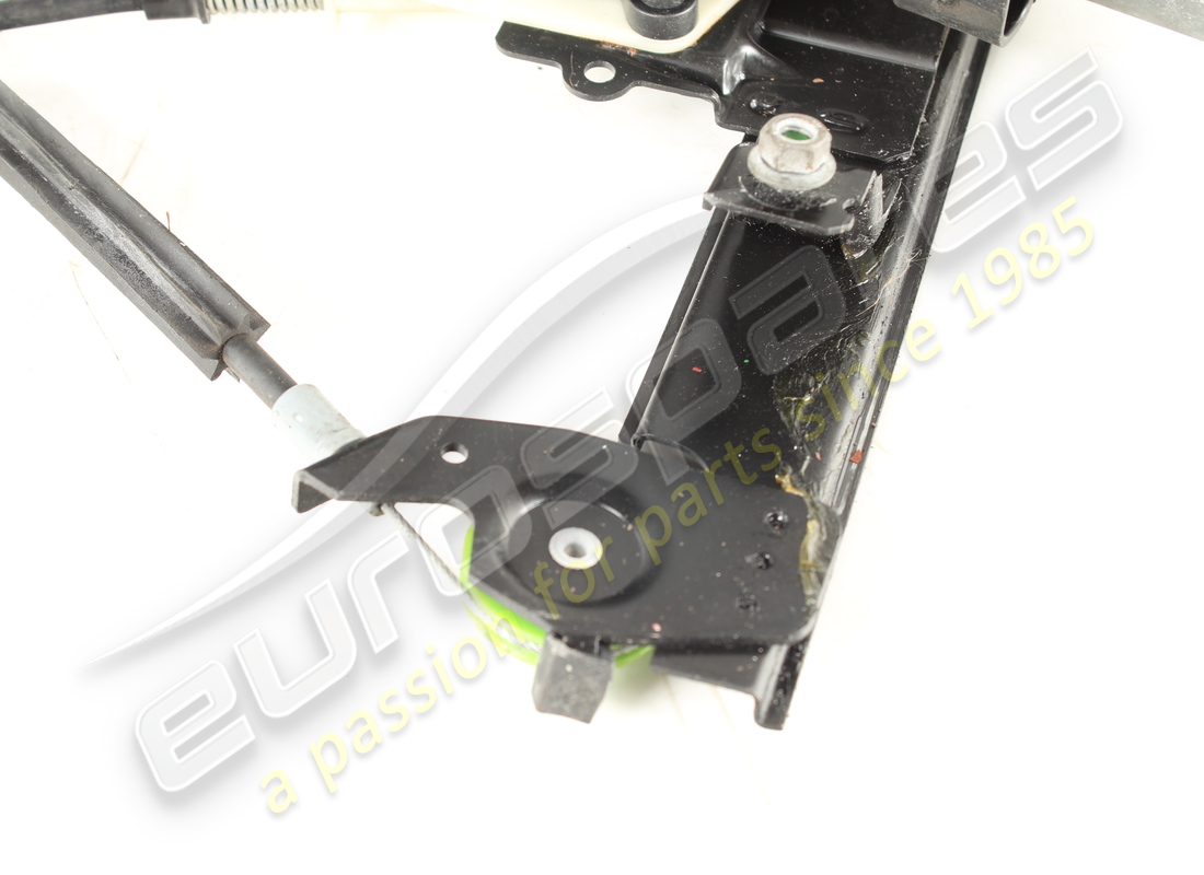 used maserati rh front glass lift. part number 84934000 (4)