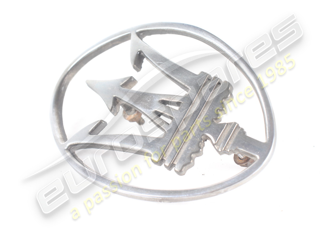 used maserati shield on radiator grill. part number 364102304 (1)