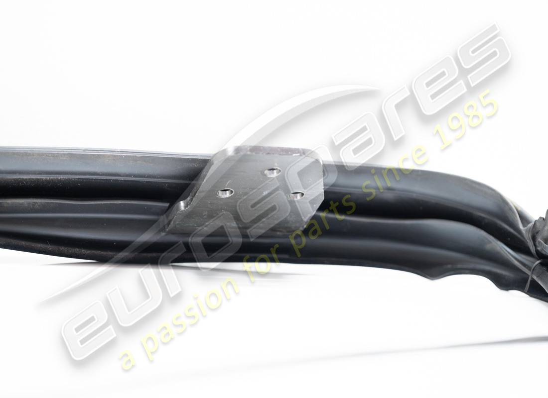 used ferrari guarnizione giro parabrezza. part number 65797300 (4)