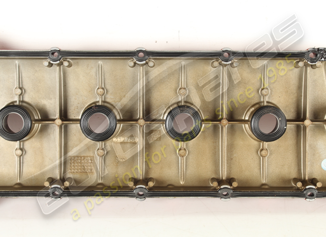 USED FERRARI RH CYLINDER HEAD COVER. PART NUMBER 815999 (10) used ferrari rh cylinder head cover. part number 815999 (10)
