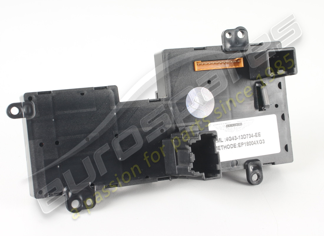 used aston martin switchpack, rhd, lhd, nav without sim, platinum. part number 4g4313d734ee (3)