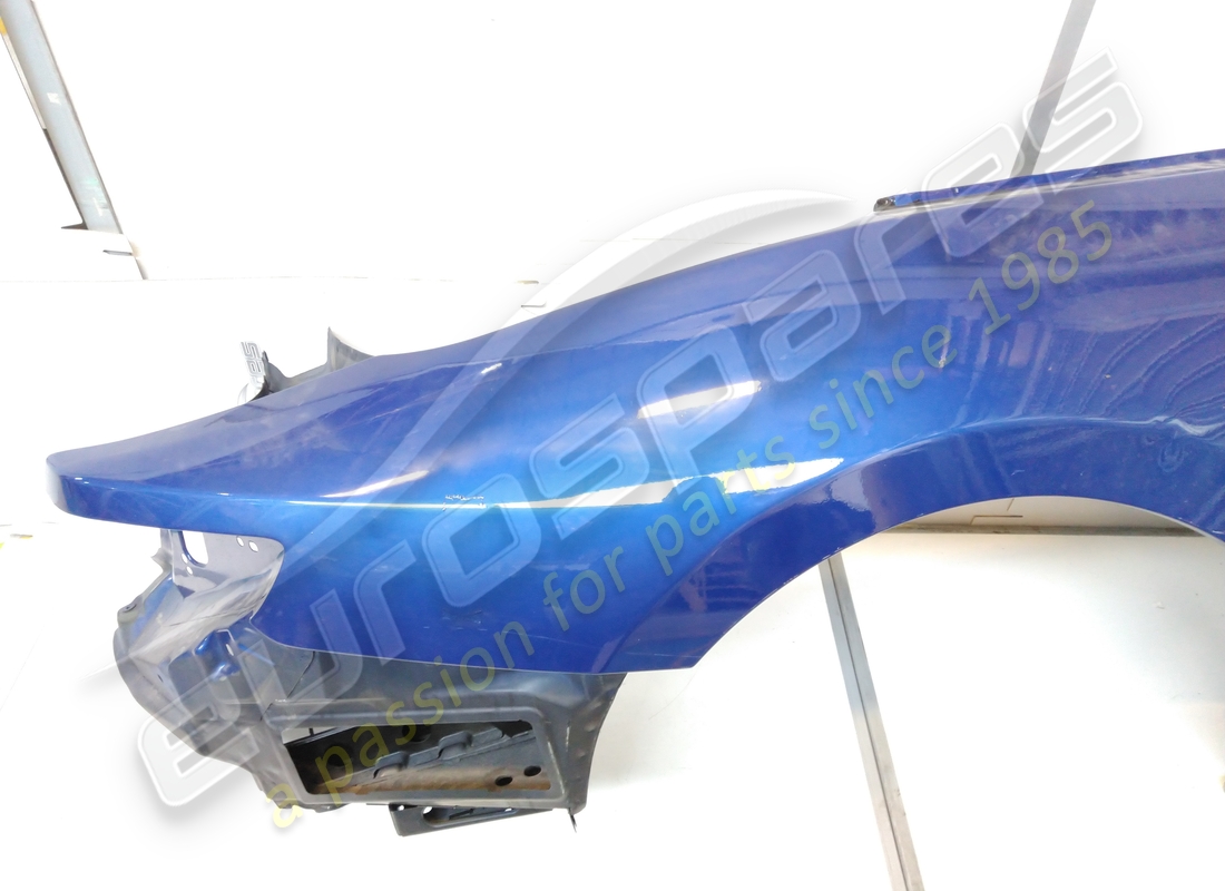 used maserati rh rear fender. part number 81473300 (3)